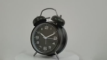 Réveil IvoQ rétro blanc puissant